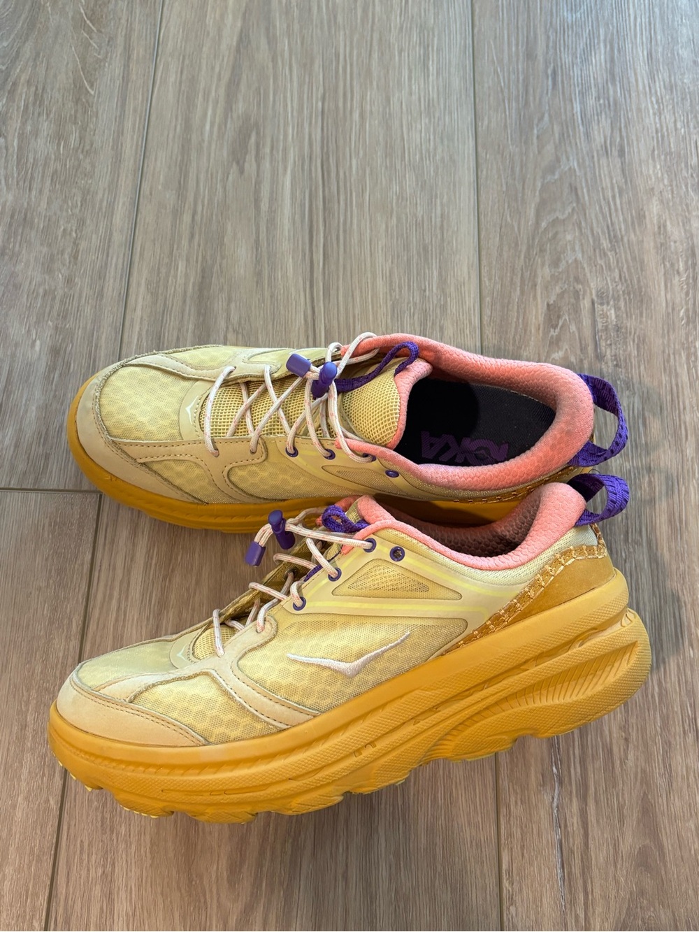 HOKA One One U Bondi B3LS W10 / M9 - Flaxseed / Varsity Yellow